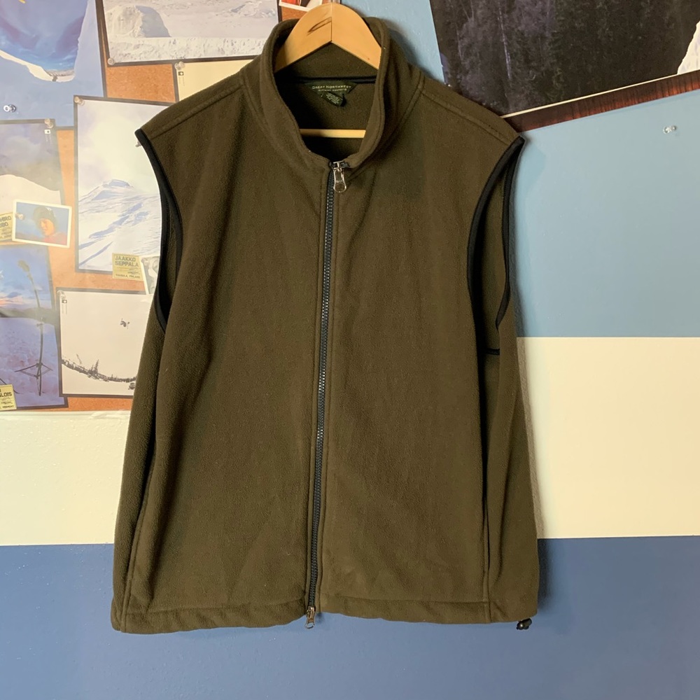 GREAT NORTHWEST brown fleece vest